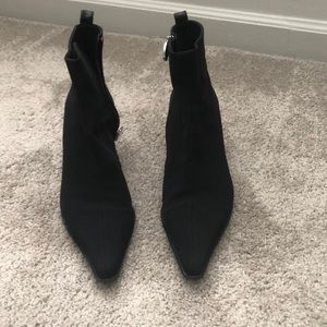 Donald J Pliner Black Heel Lola